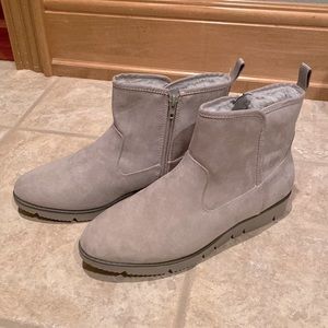 Kelly & Katie beige booties